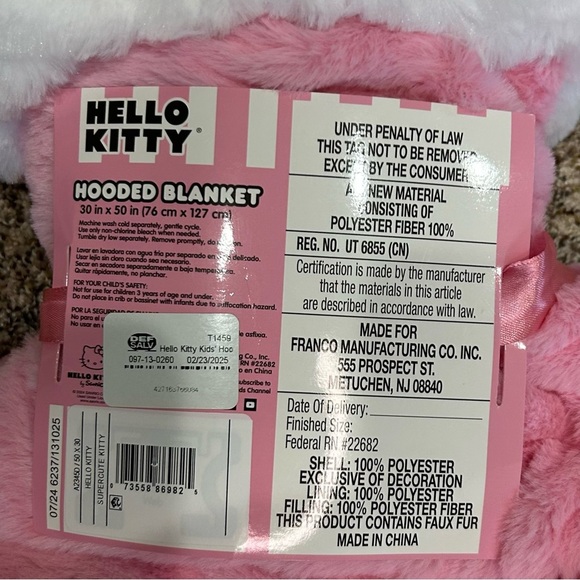Hello Kitty Pink Plush Hooded Wrap NEW - Picture 5 of 5